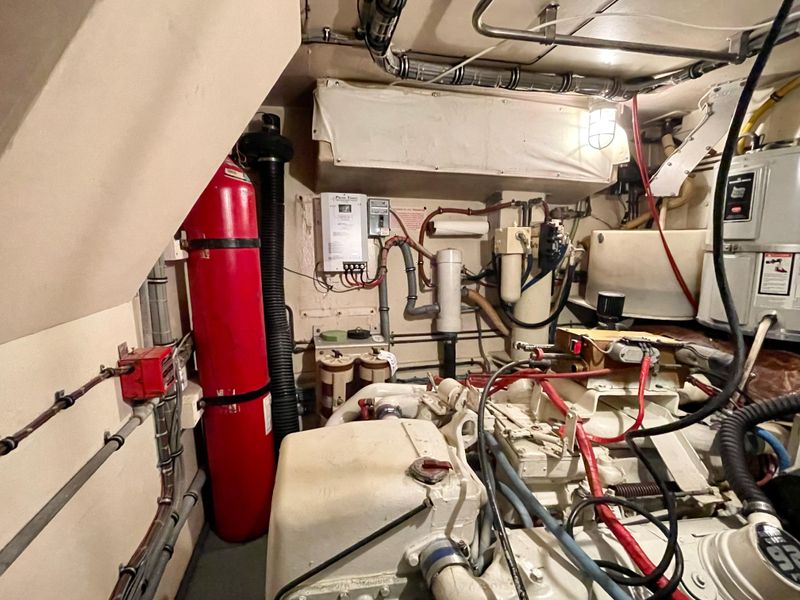 1985 Hatteras 53 Extended Deckhouse Motor Yacht