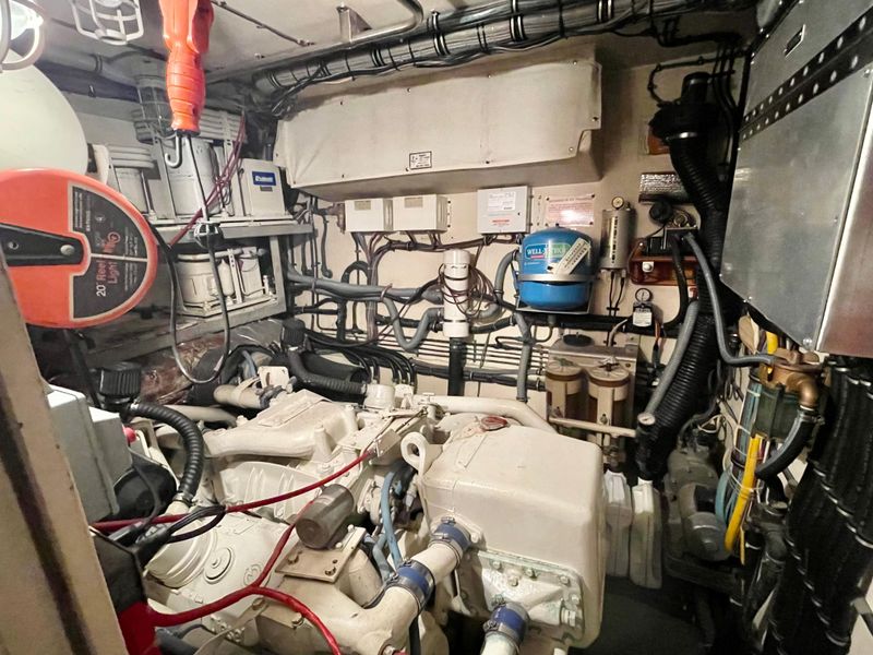 1985 Hatteras 53 Extended Deckhouse Motor Yacht