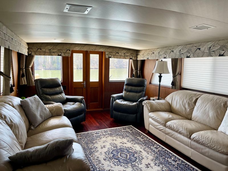 1985 Hatteras 53 Extended Deckhouse Motor Yacht