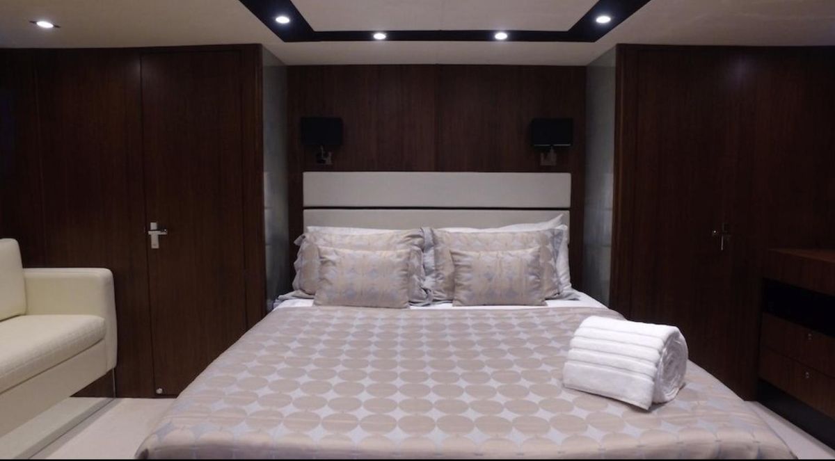 2014 Fairline 78 