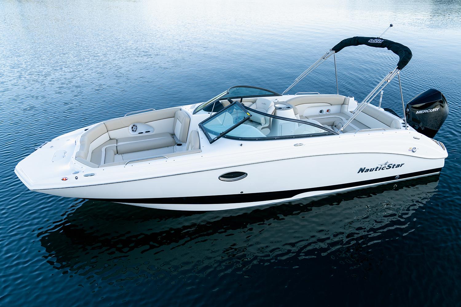 2024 NauticStar 223 DC Deck boat (a motore) in vendita YachtWorld