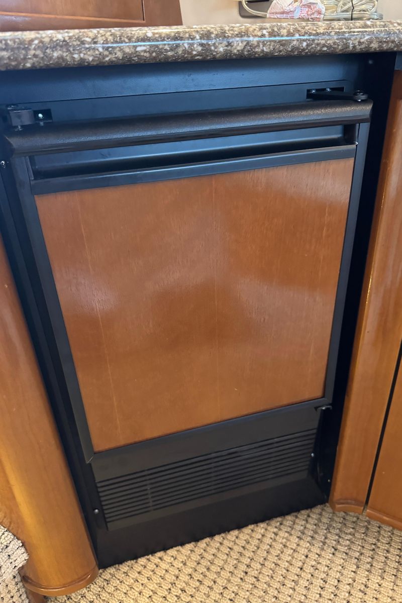 2005 Meridian 49 