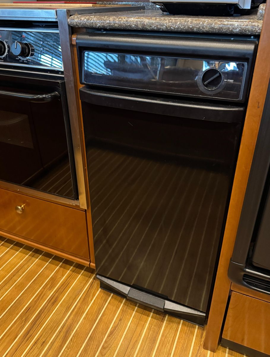 2005 Meridian 49 