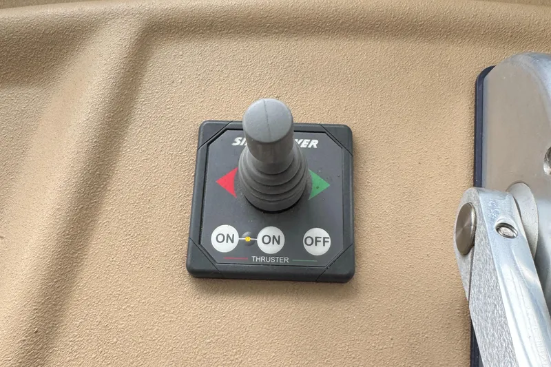  Yacht Photos Pics Joystick control panel on 2005 Meridian 490 Pilothouse boat.