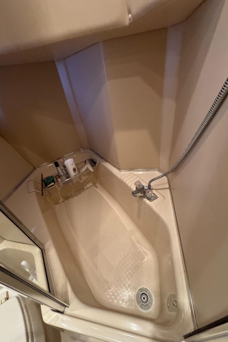 2005 Meridian 49 