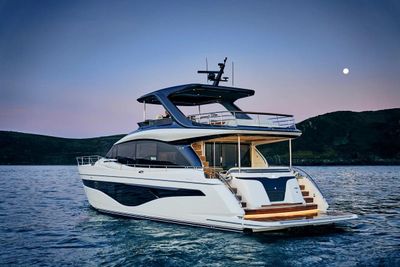 Yacht