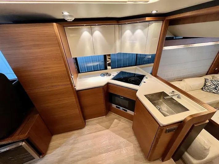 Jbys Trade Yacht Photos Pics Galley