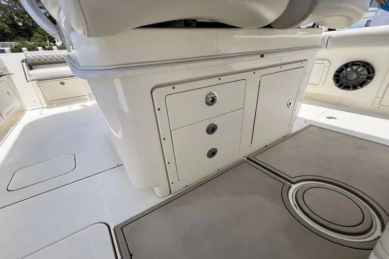 Purr-fect Cat Yacht Photos Pics 