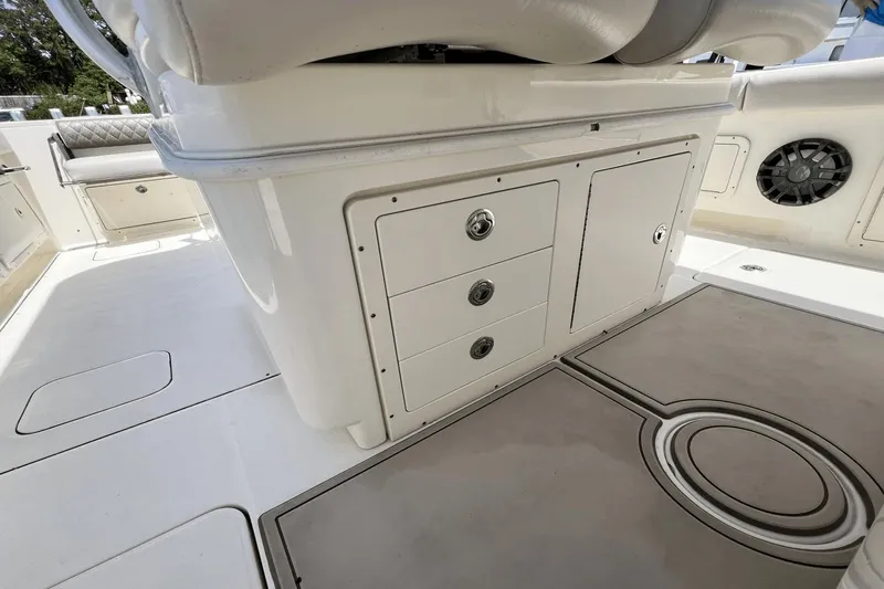 Purr-fect Cat Yacht Photos Pics 