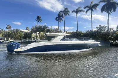 Sea Ray SLX 400 Outboard