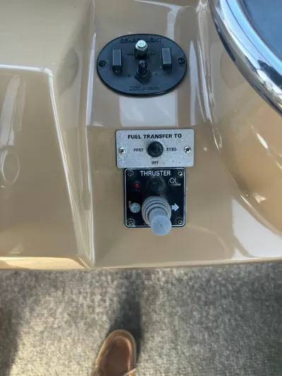 Four Play Yacht Photos Pics Bow Thruster