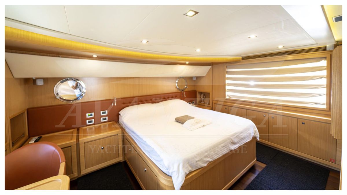 2008 Ferretti Yachts 86 