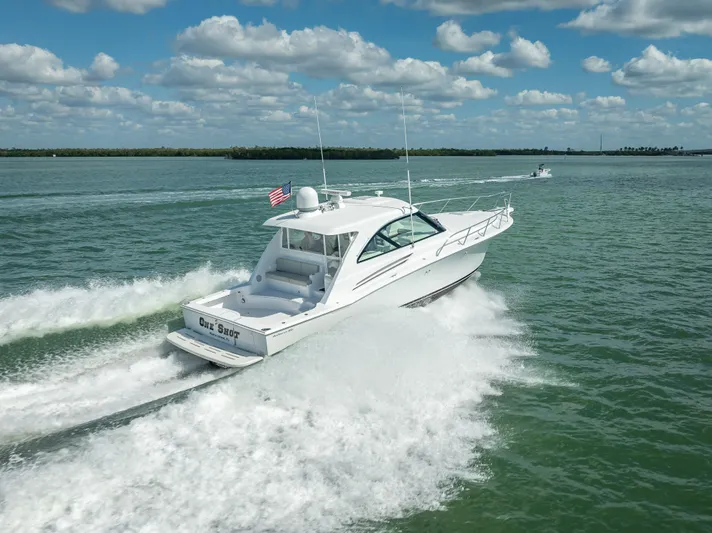 One Shot Yacht Photos Pics 