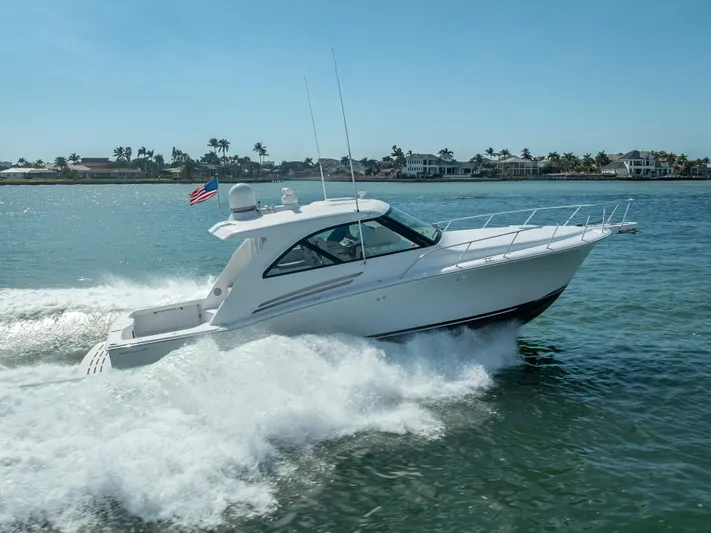 One Shot Yacht Photos Pics 