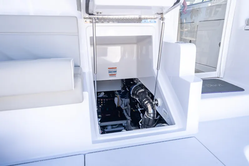 One Shot Yacht Photos Pics 