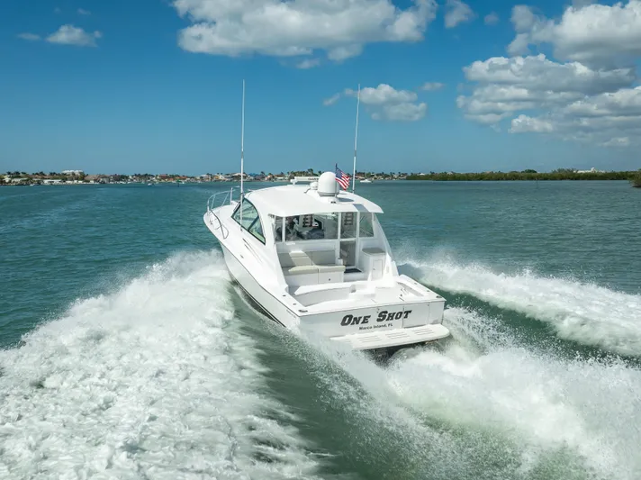 One Shot Yacht Photos Pics 