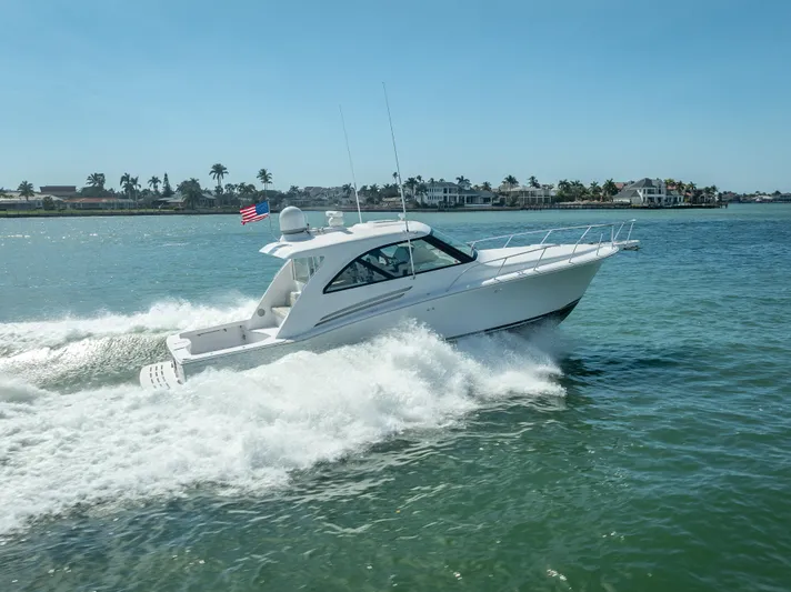 One Shot Yacht Photos Pics 