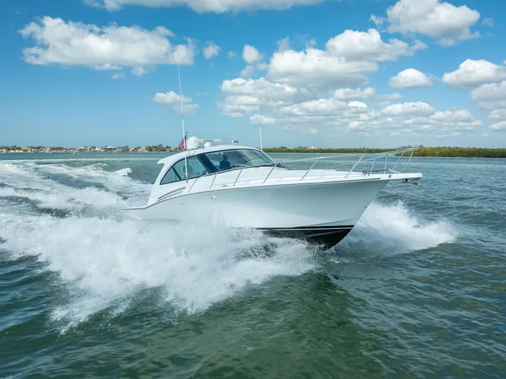 One Shot Yacht Photos Pics 