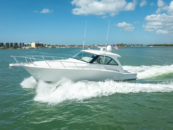 One Shot Yacht Photos Pics 