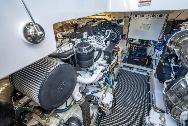 One Shot Yacht Photos Pics 