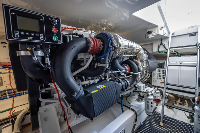 One Shot Yacht Photos Pics 