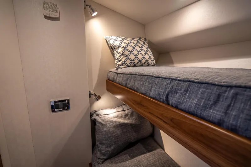 One Shot Yacht Photos Pics 