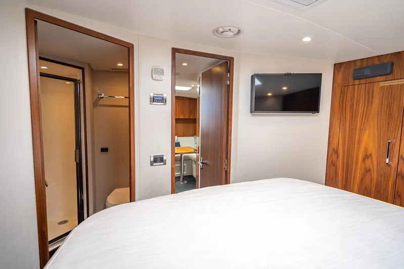 One Shot Yacht Photos Pics 