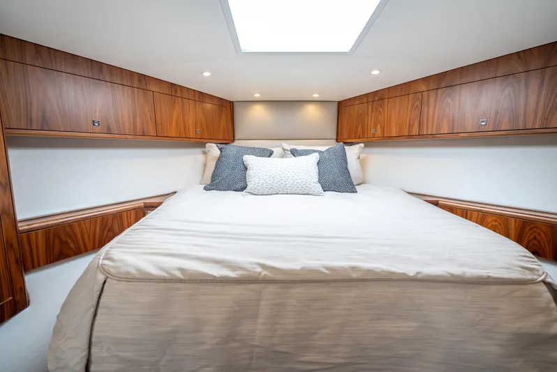 One Shot Yacht Photos Pics 