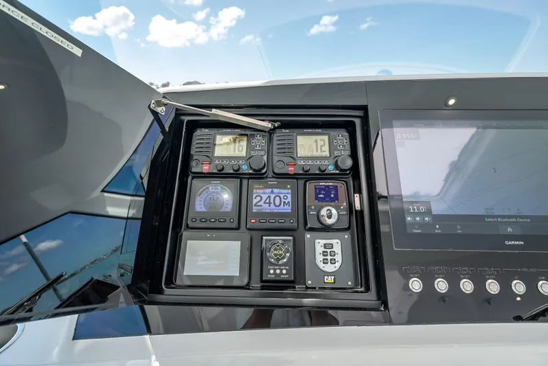 One Shot Yacht Photos Pics 