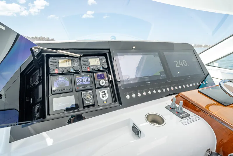 One Shot Yacht Photos Pics 