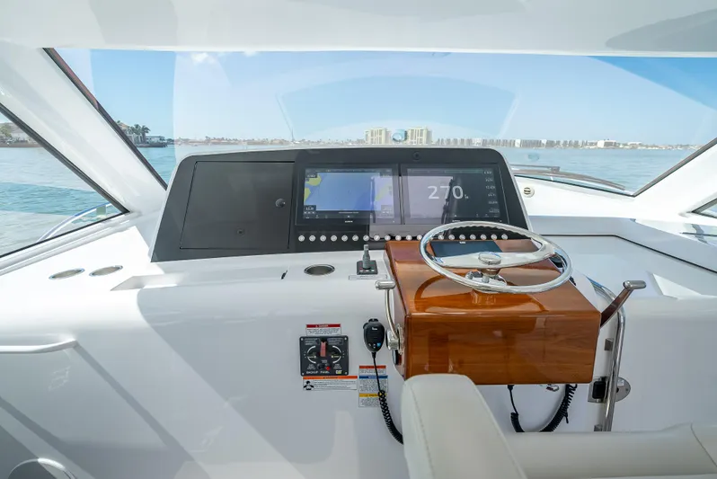 One Shot Yacht Photos Pics 