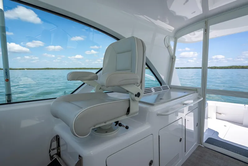 One Shot Yacht Photos Pics 