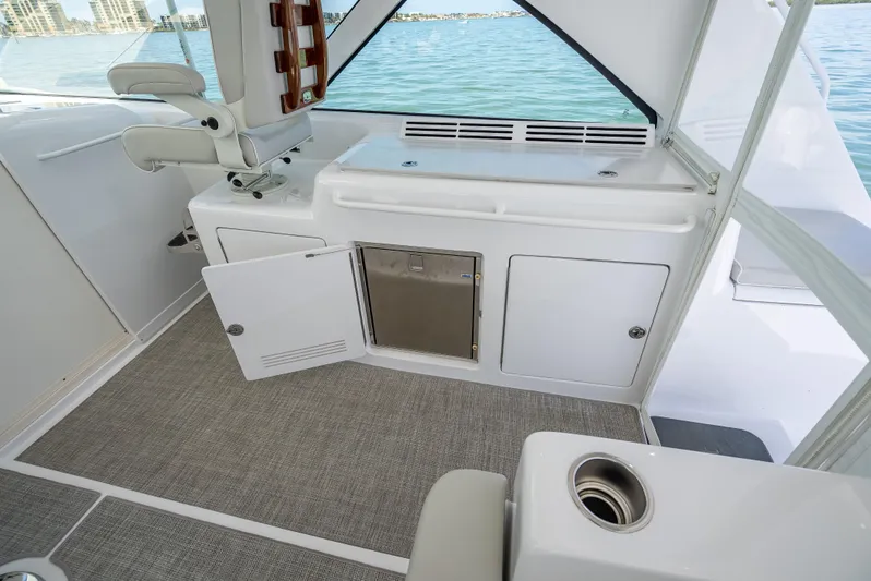 One Shot Yacht Photos Pics 