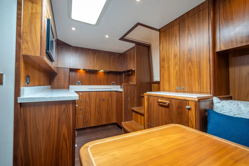 One Shot Yacht Photos Pics 