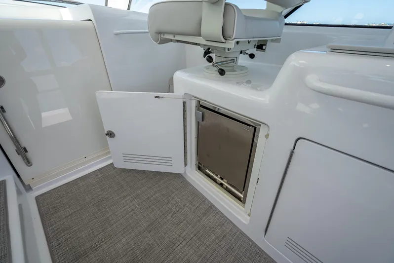 One Shot Yacht Photos Pics 