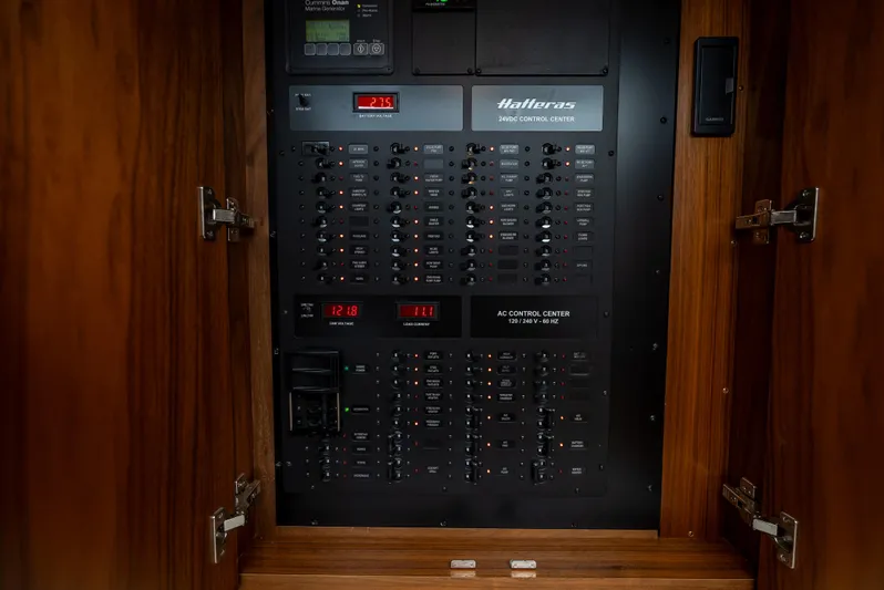 One Shot Yacht Photos Pics 