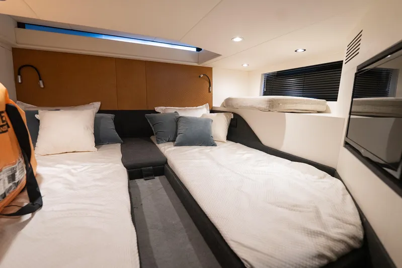 Azul Yacht Photos Pics Interior cabin of 2021 Azimut Verve 47 yacht with twin beds and modern decor.