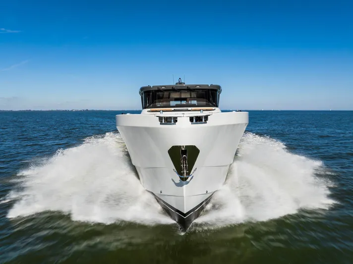 Bgx60 Yacht Photos Pics 