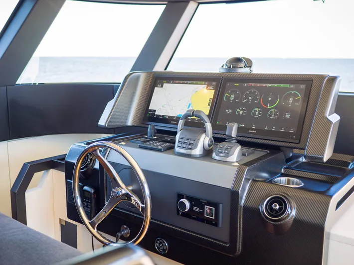 Bgx60 Yacht Photos Pics 