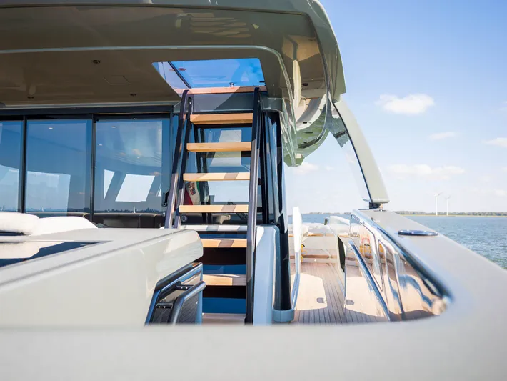 Bgx60 Yacht Photos Pics 