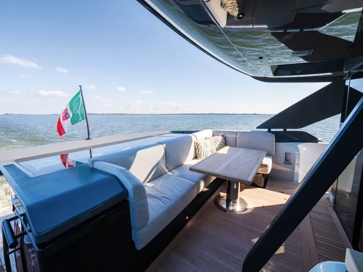 Bgx60 Yacht Photos Pics 