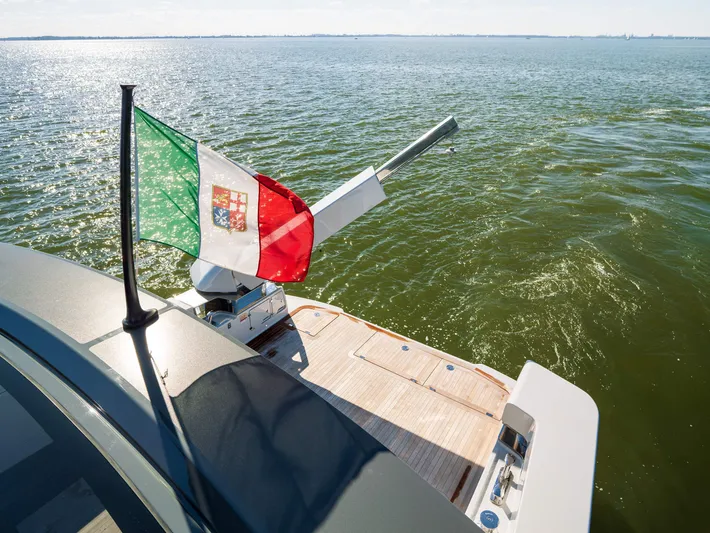 Bgx60 Yacht Photos Pics 