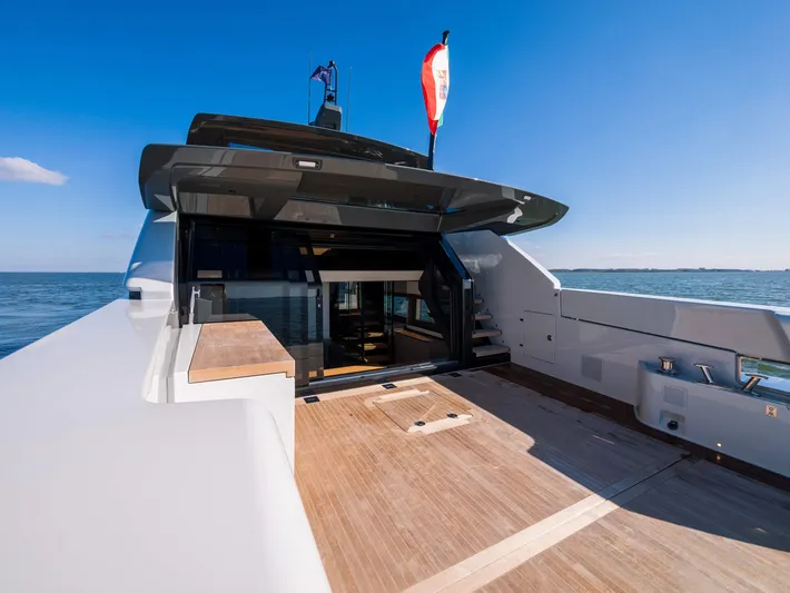 Bgx60 Yacht Photos Pics 