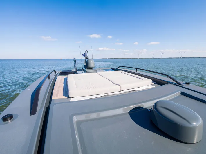 Bgx60 Yacht Photos Pics 