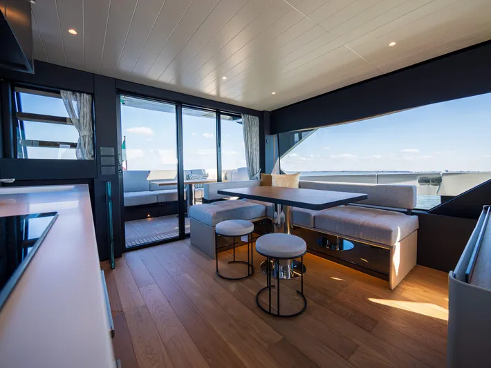 Bgx60 Yacht Photos Pics 