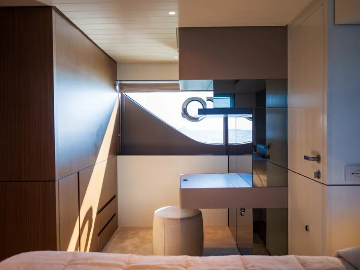 Bgx60 Yacht Photos Pics 