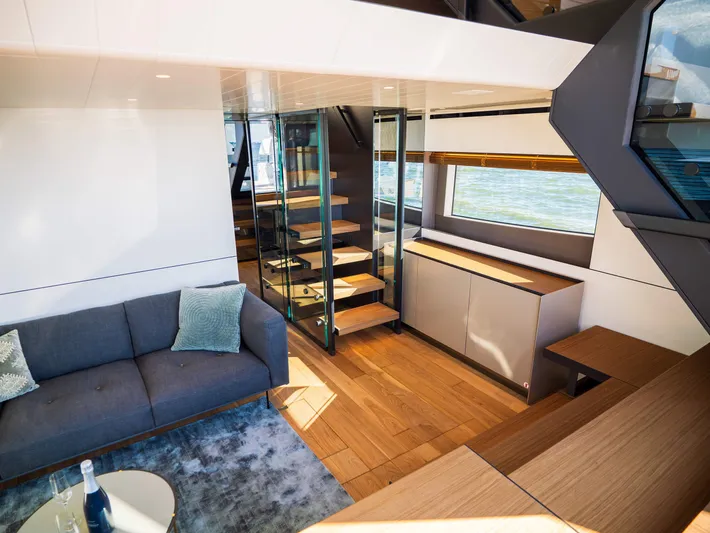 Bgx60 Yacht Photos Pics 