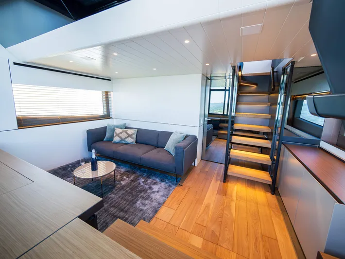 Bgx60 Yacht Photos Pics 