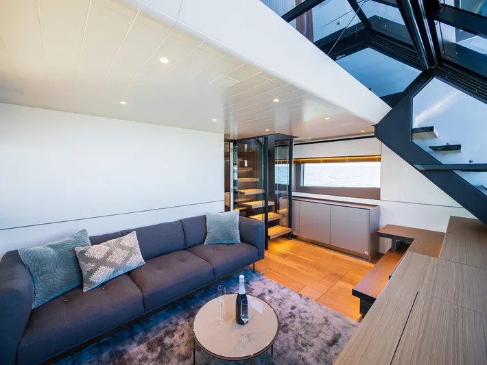 Bgx60 Yacht Photos Pics 