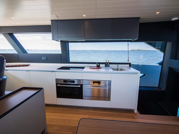 Bgx60 Yacht Photos Pics 